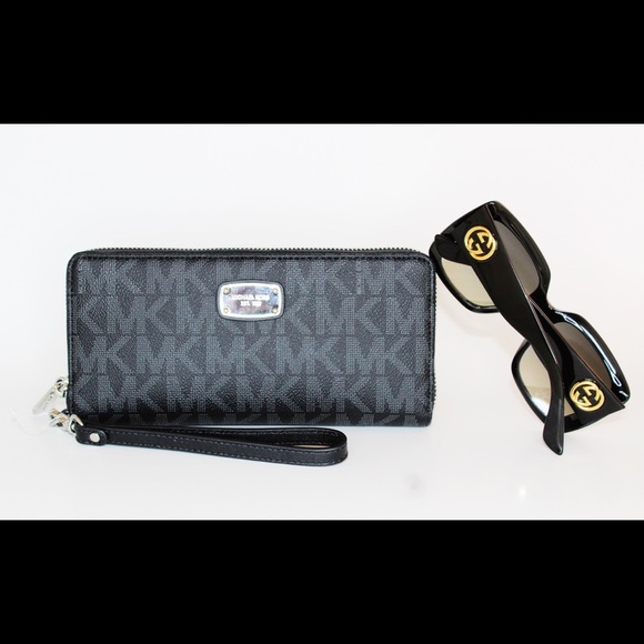 Michael Kors | Bags | Nwt Michael Kors Jet Set Monogram Wallet | Poshmark